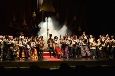 Посвящение Нотр-Дам де Пари, или  Азербайджанская молодежь, вовлеченная в искусство (ФОТО)