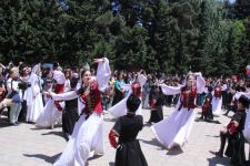 В небо над Баку выпущены 270 шаров – открытие первого Фестиваля литературы и книг тюркского мира (ФОТО)