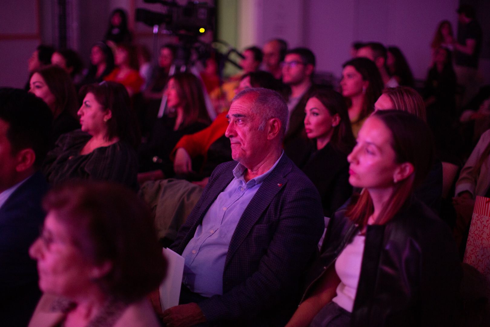 Чудесный вечер в Баку семейной пары - азербайджанки и итальянца (ВИДЕО, ФОТО)