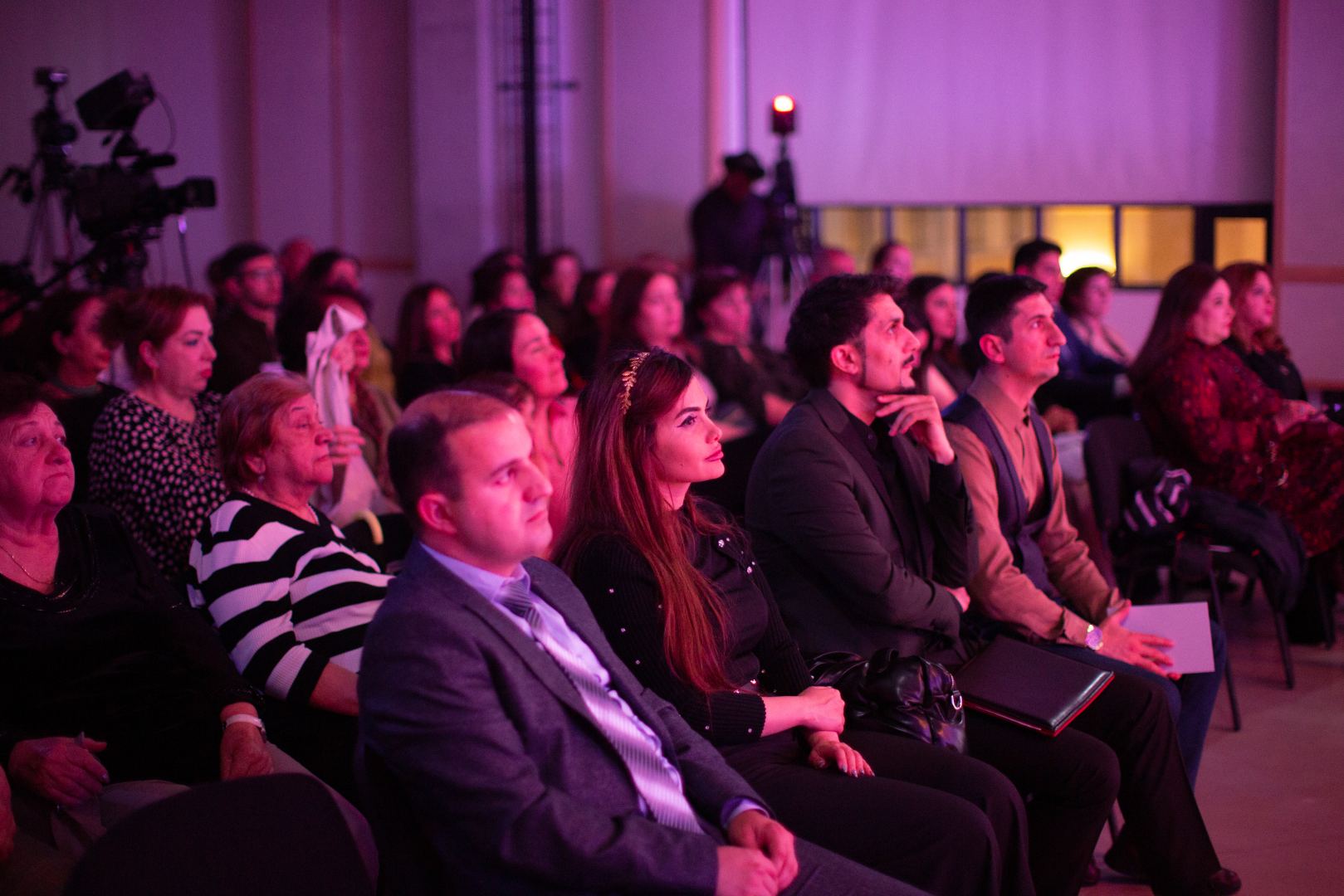 Чудесный вечер в Баку семейной пары - азербайджанки и итальянца (ВИДЕО, ФОТО)
