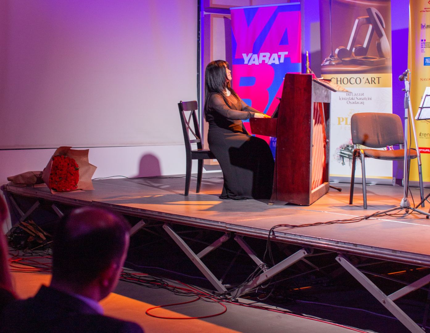 Чудесный вечер в Баку семейной пары - азербайджанки и итальянца (ВИДЕО, ФОТО)