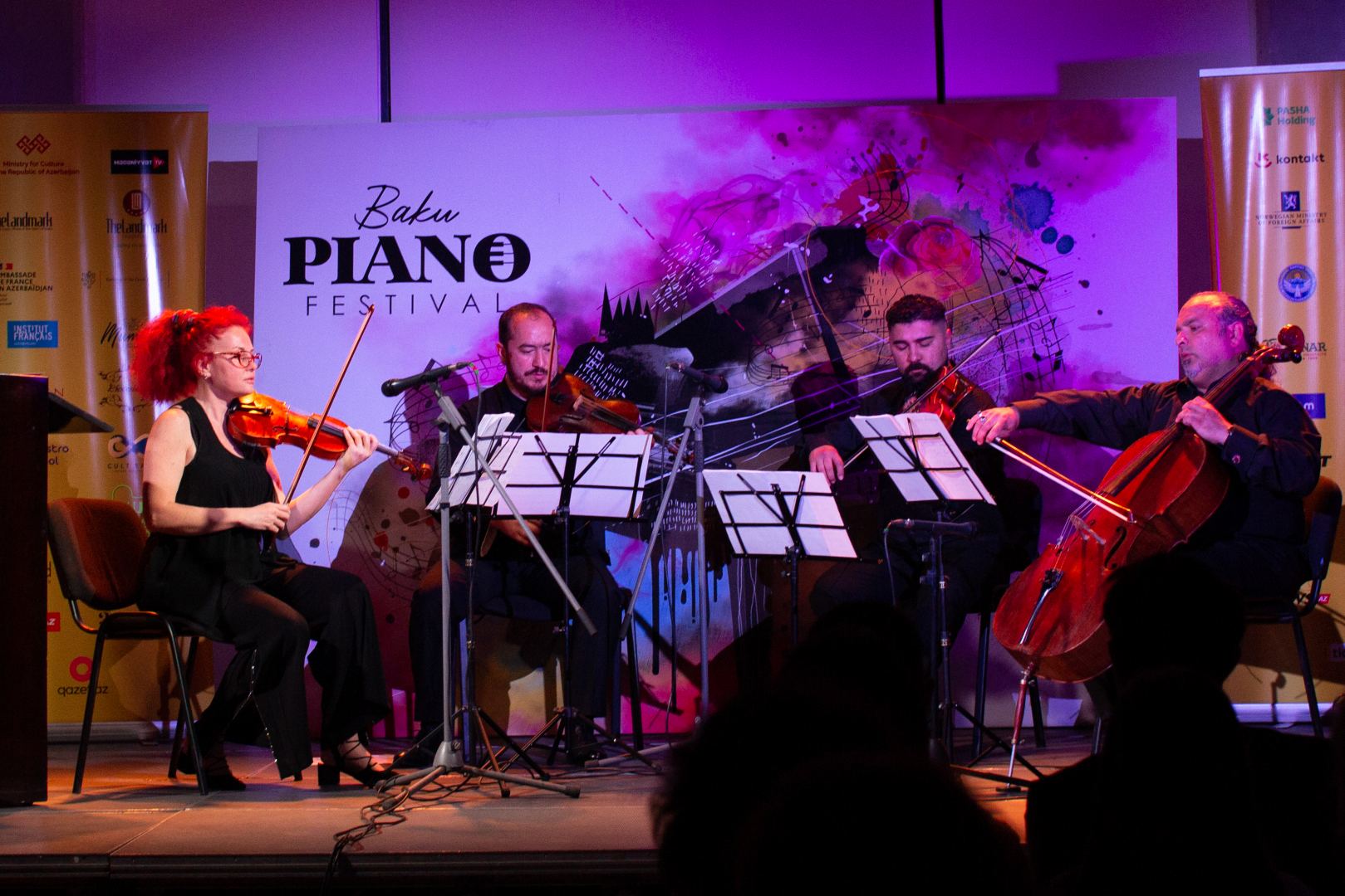 Чудесный вечер в Баку семейной пары - азербайджанки и итальянца (ВИДЕО, ФОТО)