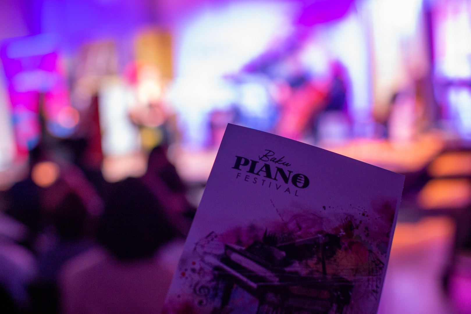 Чудесный вечер в Баку семейной пары - азербайджанки и итальянца (ВИДЕО, ФОТО)