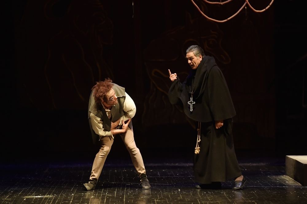 Посвящение Нотр-Дам де Пари, или  Азербайджанская молодежь, вовлеченная в искусство (ФОТО)