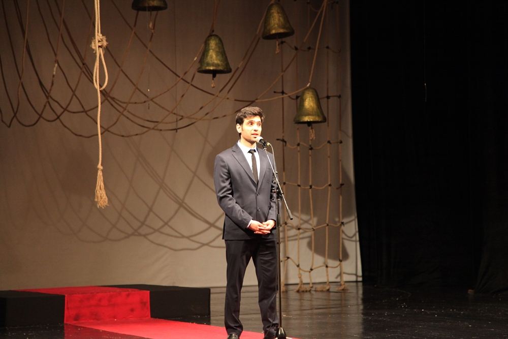 Посвящение Нотр-Дам де Пари, или  Азербайджанская молодежь, вовлеченная в искусство (ФОТО)