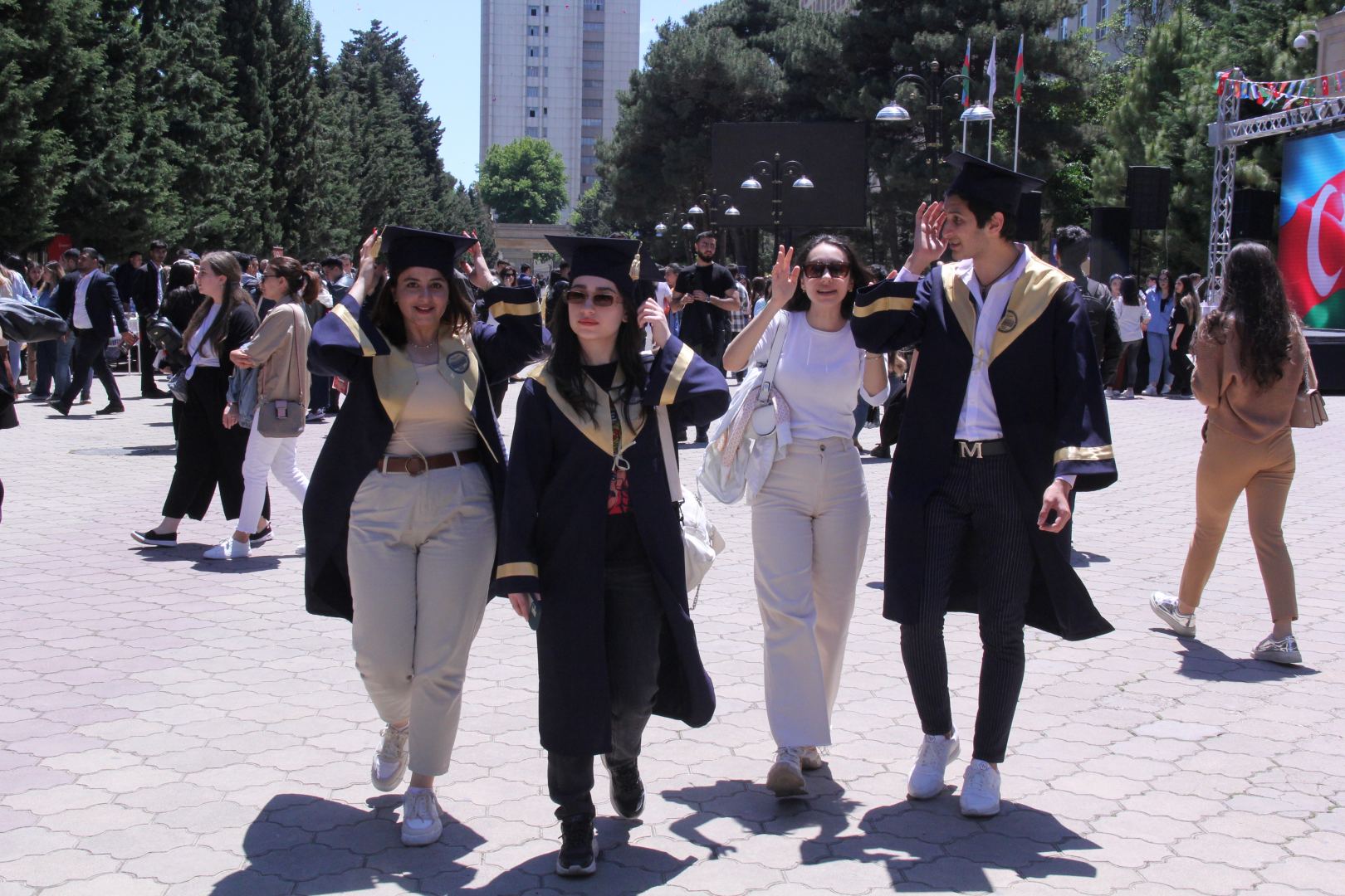 В небо над Баку выпущены 270 шаров – открытие первого Фестиваля литературы и книг тюркского мира (ФОТО)