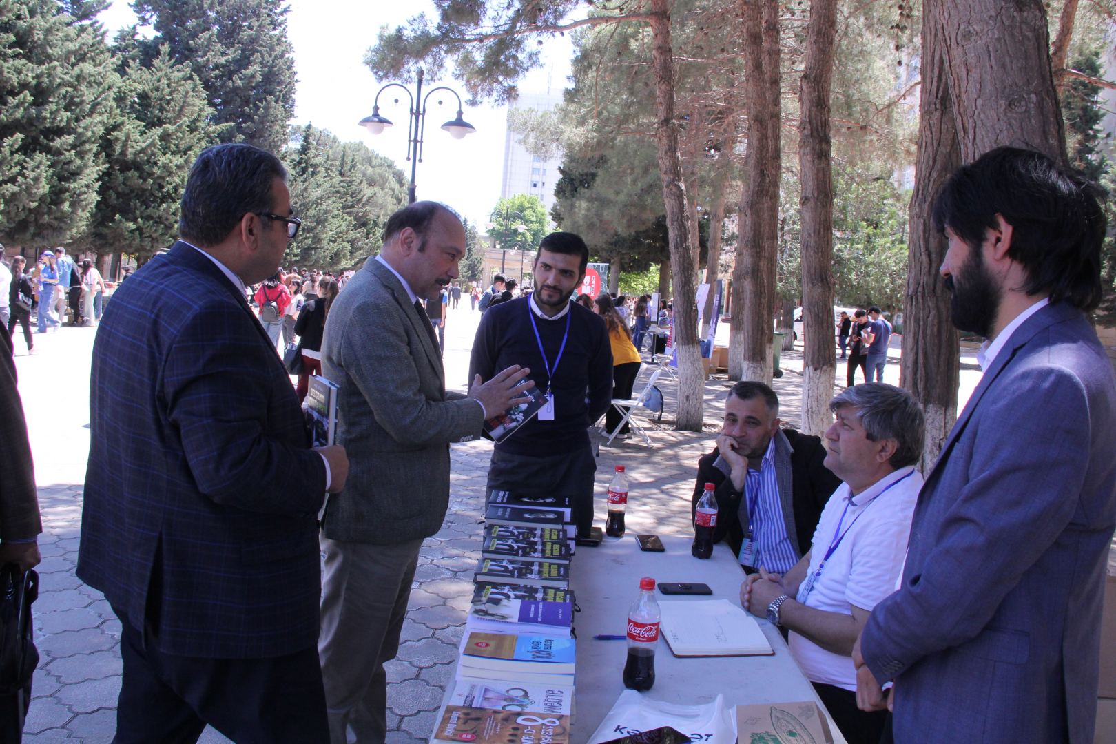 В небо над Баку выпущены 270 шаров – открытие первого Фестиваля литературы и книг тюркского мира (ФОТО)