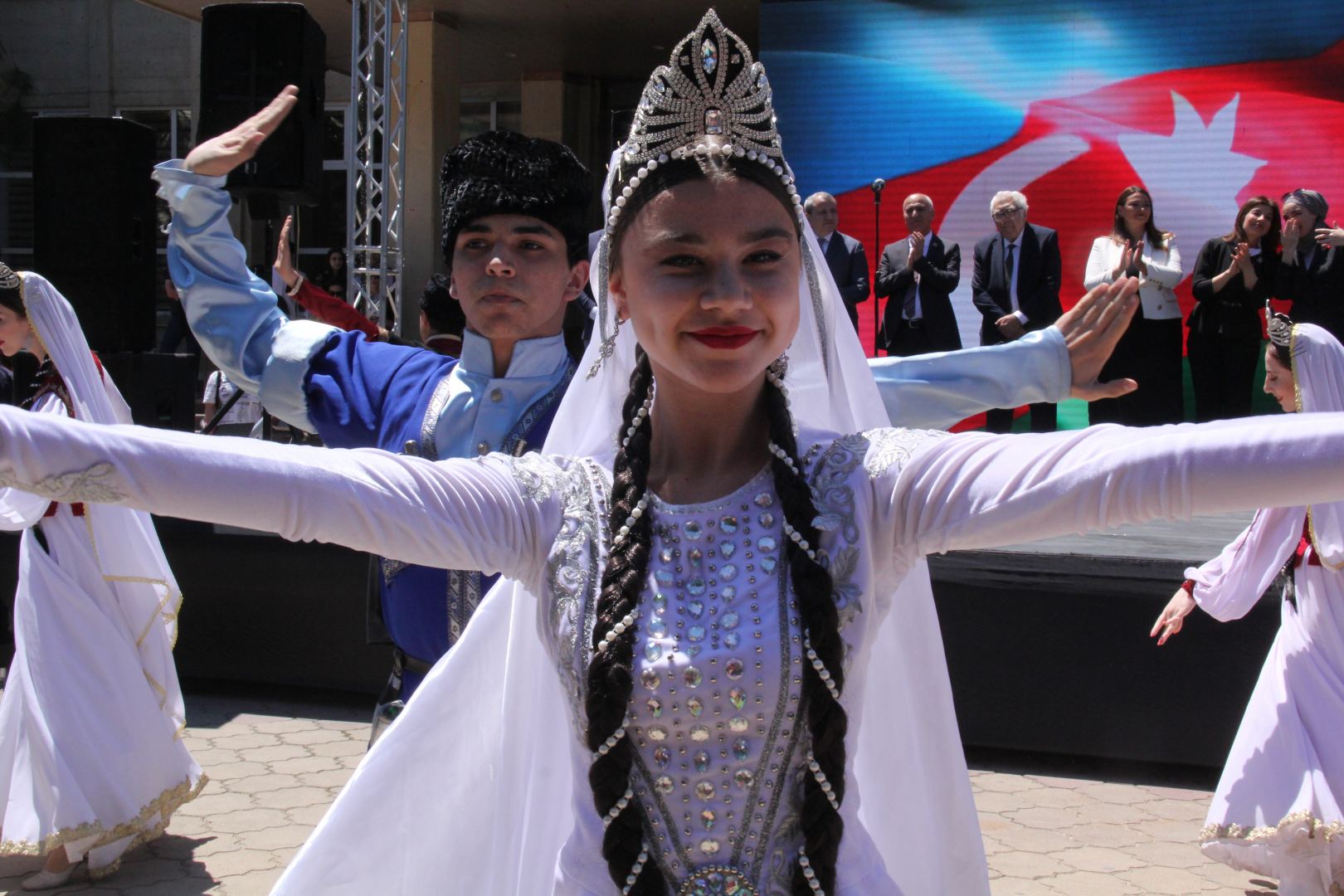 В небо над Баку выпущены 270 шаров – открытие первого Фестиваля литературы и книг тюркского мира (ФОТО)