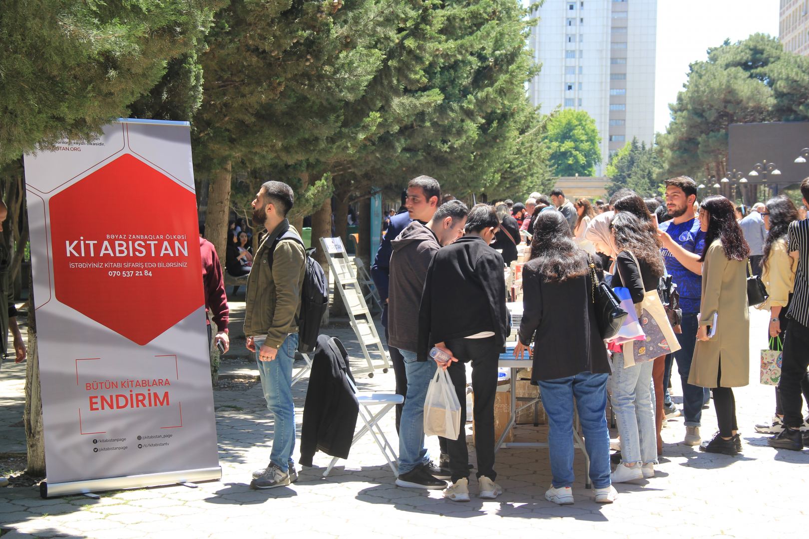 В небо над Баку выпущены 270 шаров – открытие первого Фестиваля литературы и книг тюркского мира (ФОТО)