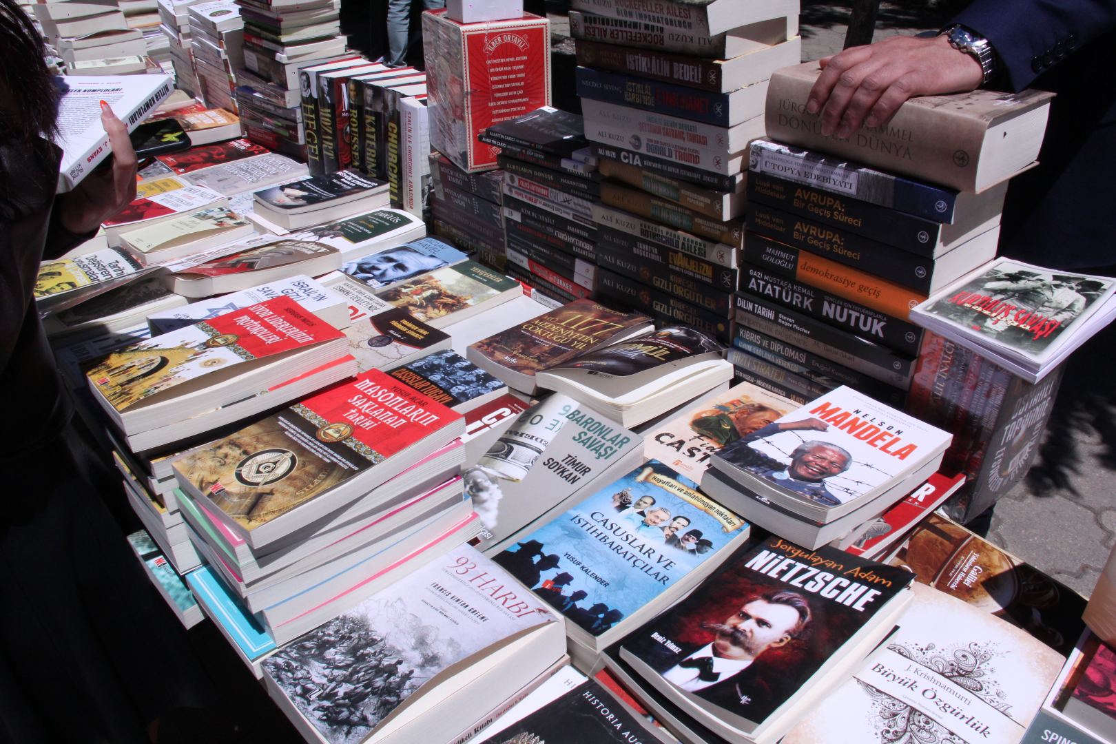 В небо над Баку выпущены 270 шаров – открытие первого Фестиваля литературы и книг тюркского мира (ФОТО)