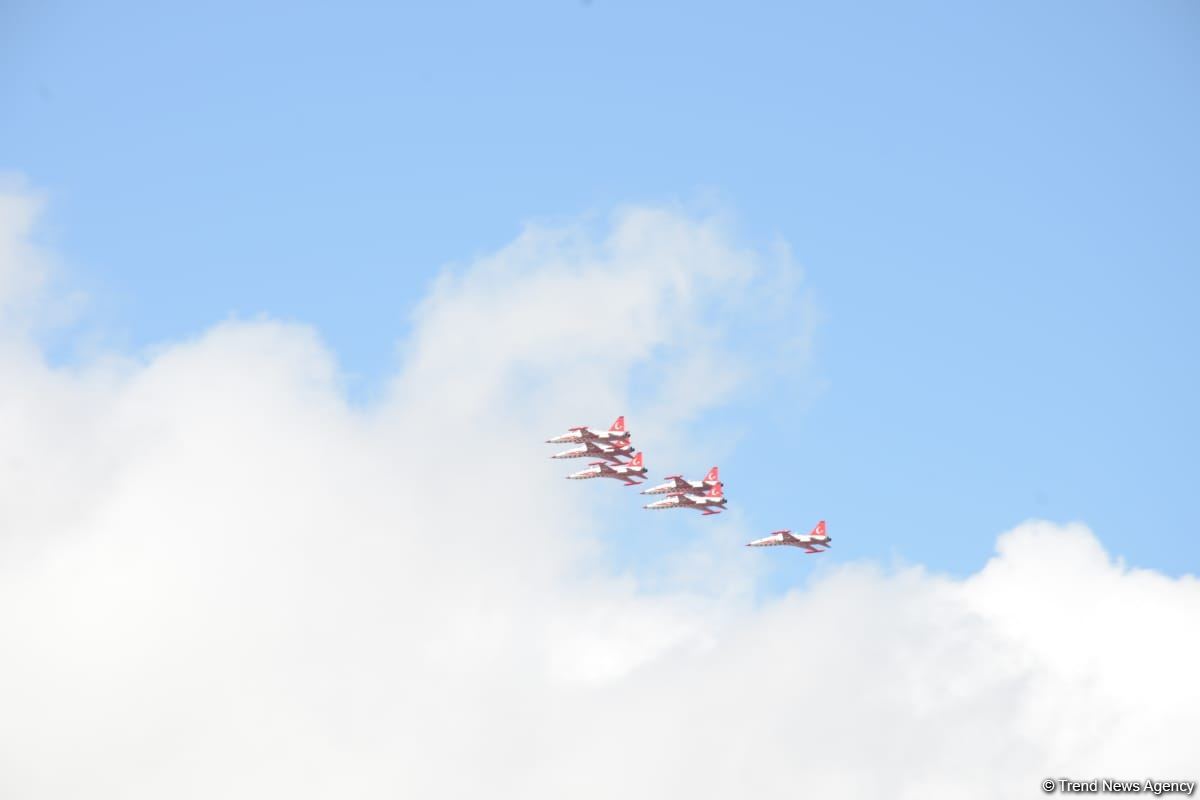В Баку организовано очередное авиашоу во второй день фестиваля TEKNOFEST (ФОТО/ВИДЕО)