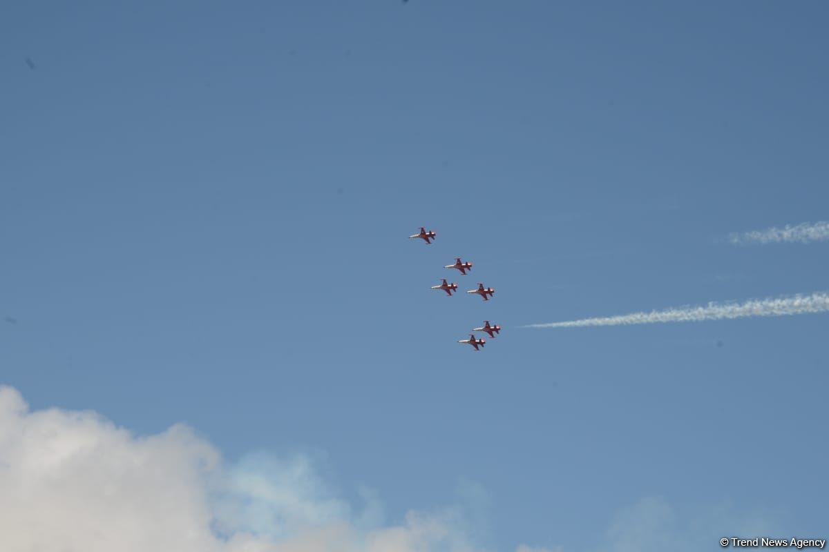 В Баку организовано очередное авиашоу во второй день фестиваля TEKNOFEST (ФОТО/ВИДЕО)
