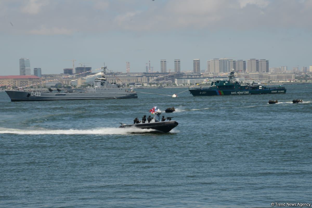 Специализированные войска ВМС Азербайджана выполнили различные маневры в рамках фестиваля TEKNOFEST (ФОТО/ВИДЕО)