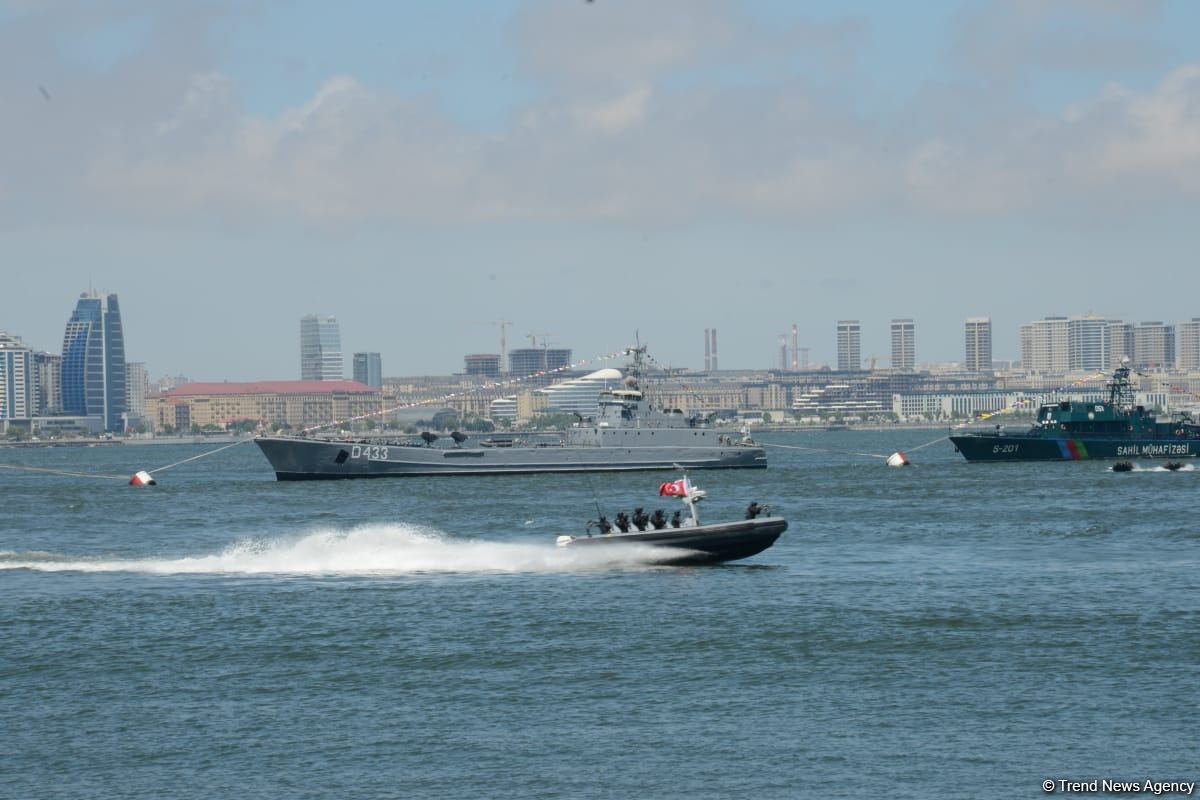 Специализированные войска ВМС Азербайджана выполнили различные маневры в рамках фестиваля TEKNOFEST (ФОТО/ВИДЕО)