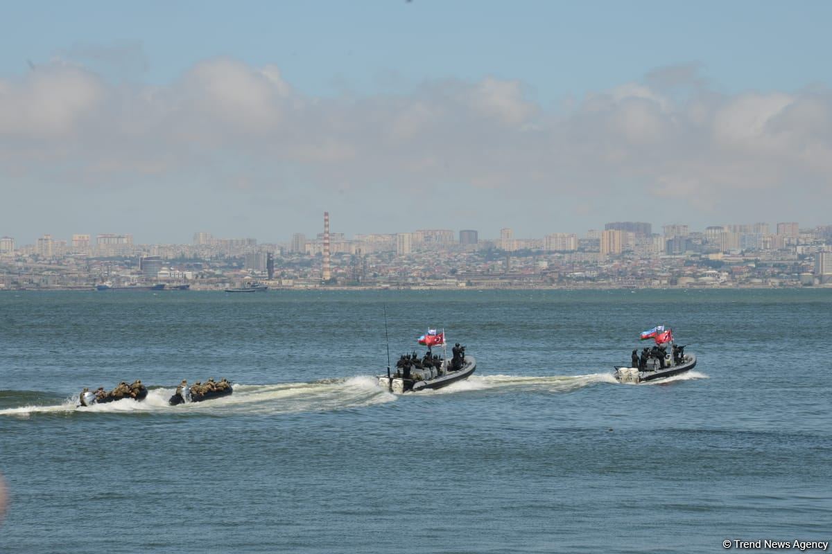 Специализированные войска ВМС Азербайджана выполнили различные маневры в рамках фестиваля TEKNOFEST (ФОТО/ВИДЕО)