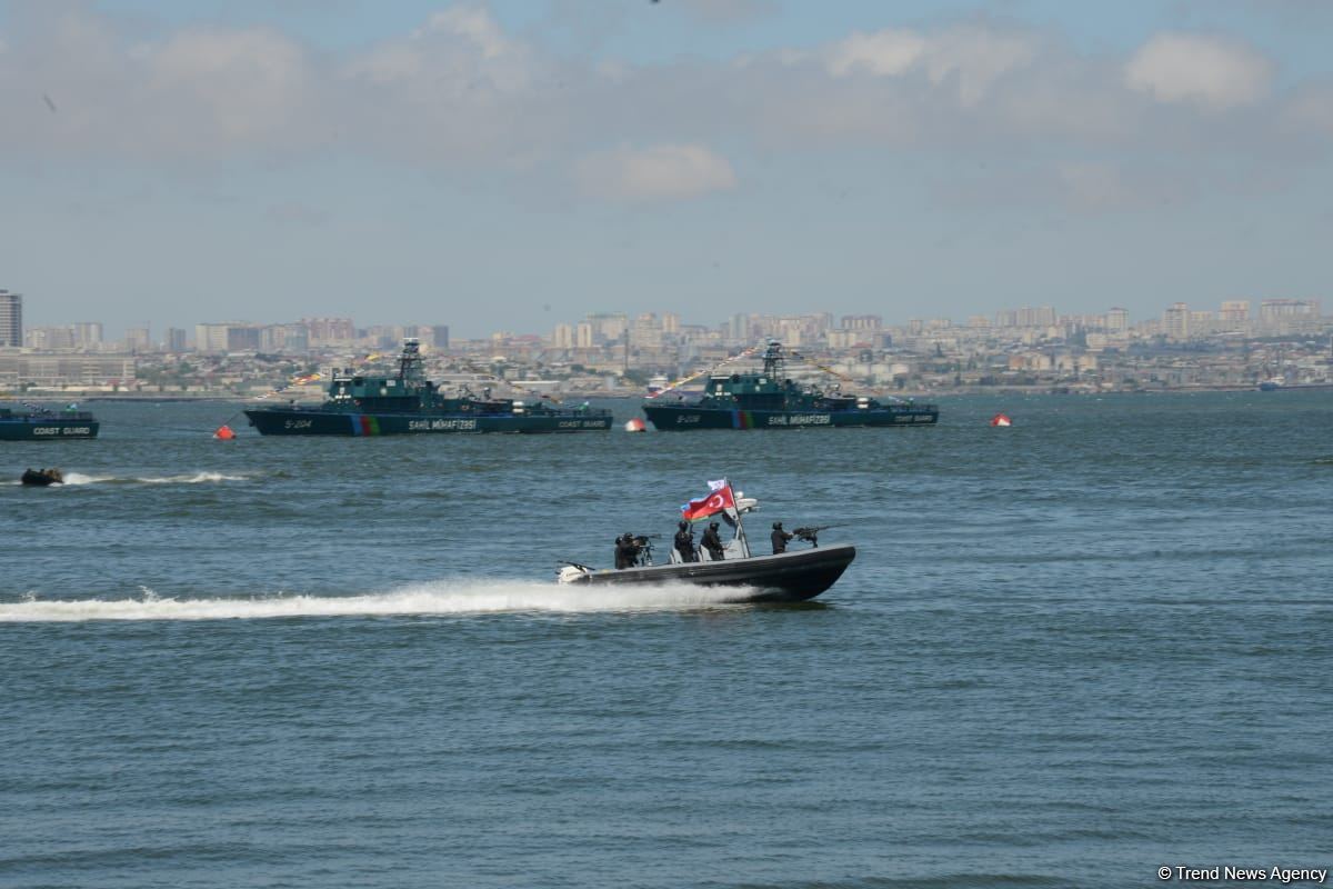 Специализированные войска ВМС Азербайджана выполнили различные маневры в рамках фестиваля TEKNOFEST (ФОТО/ВИДЕО)