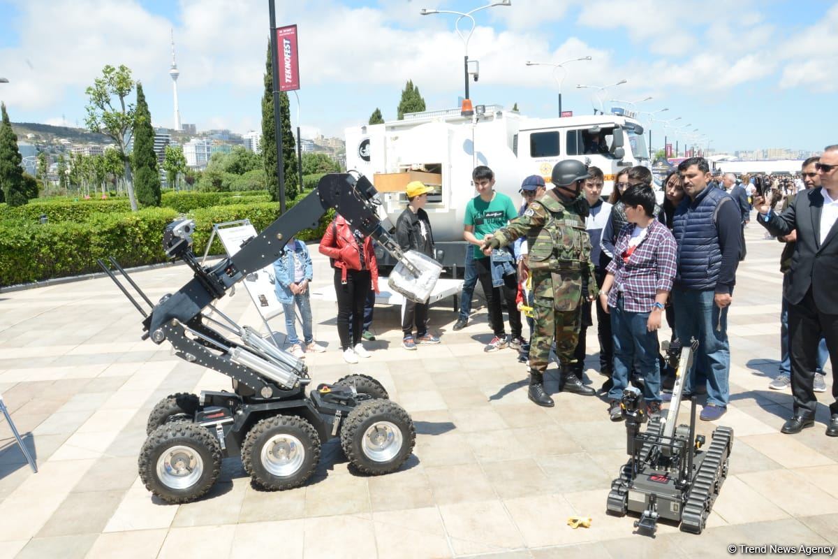 В Баку стартовал второй день Международного фестиваля авиации, космоса и технологий TEKNOFEST (ФОТО)