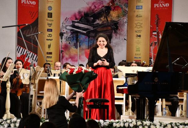 Прославляющие Азербайджан во Франции -  один майский вечер в Баку...  (ВИДЕО, ФОТО)