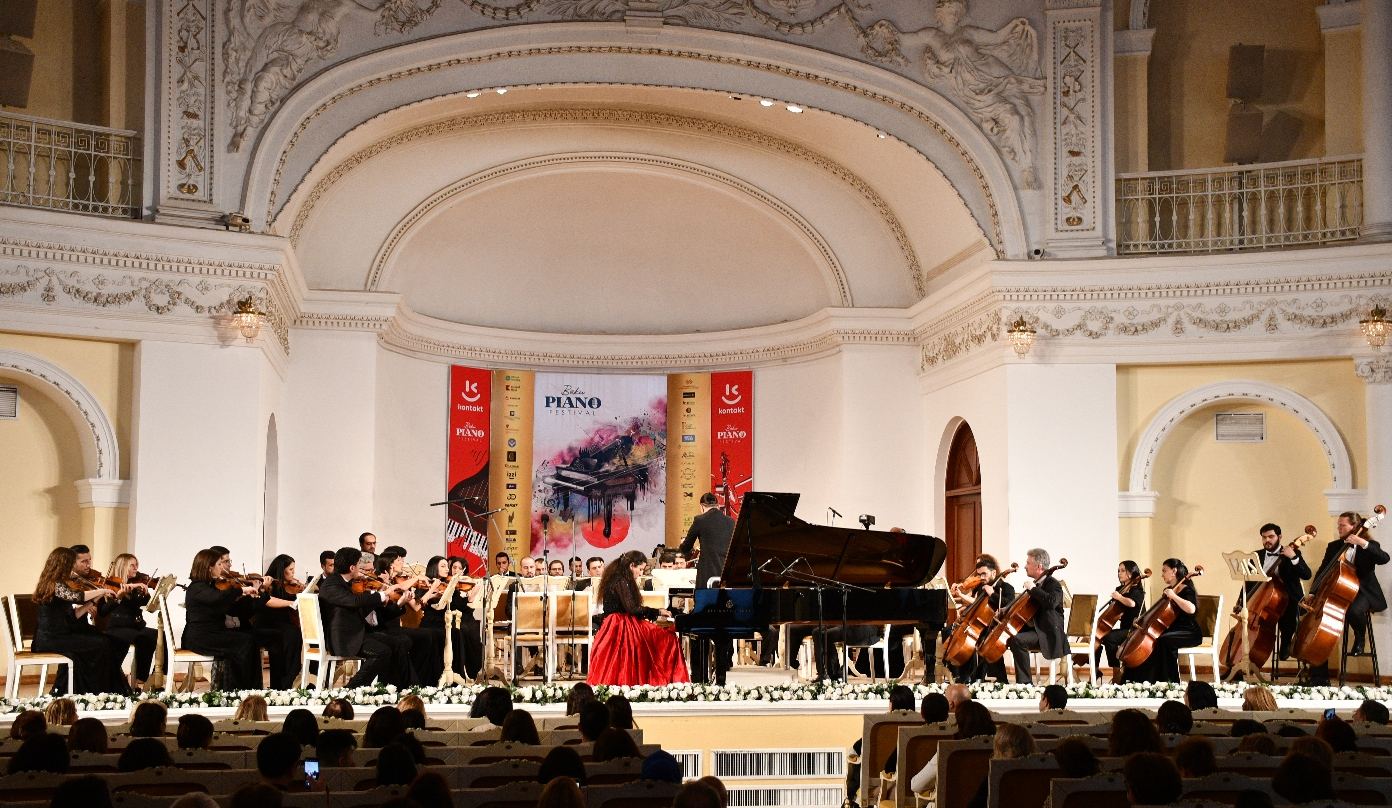 Прославляющие Азербайджан во Франции -  один майский вечер в Баку...  (ВИДЕО, ФОТО)