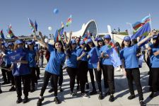 В Баку прошел грандиозный праздник классических автомобилей – автопробег, выставка, конкурсы, ретро-стиль участников (ФОТО/ВИДЕО)