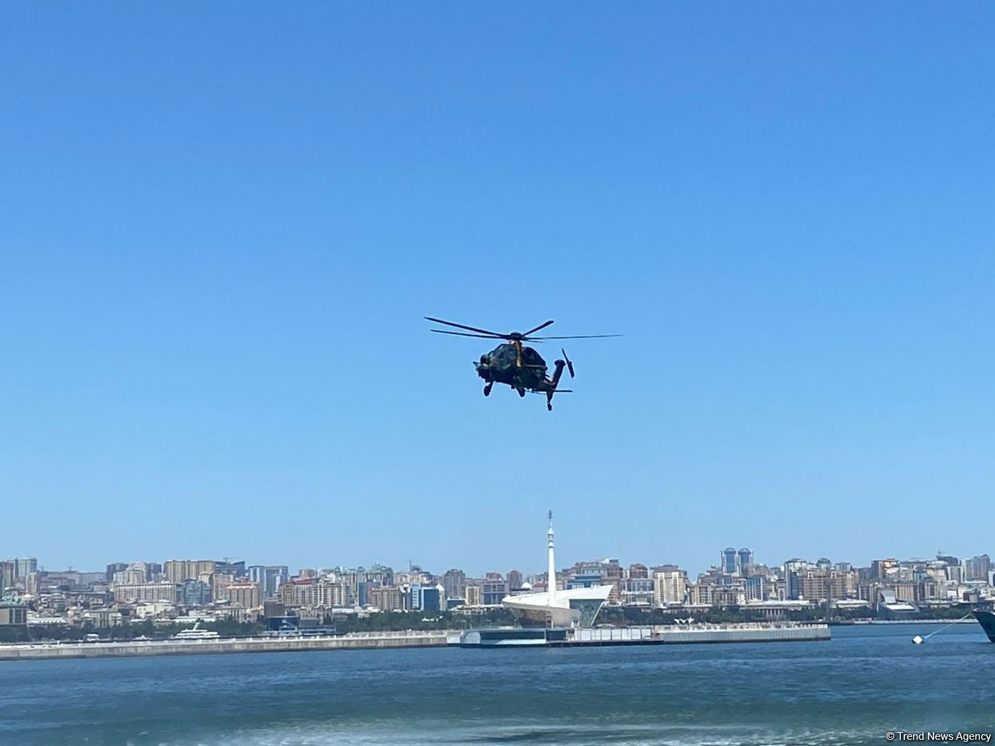 В рамках четвертого дня TEKNOFEST в Баку состоялось очередное авиашоу (ФОТО/ВИДЕО)