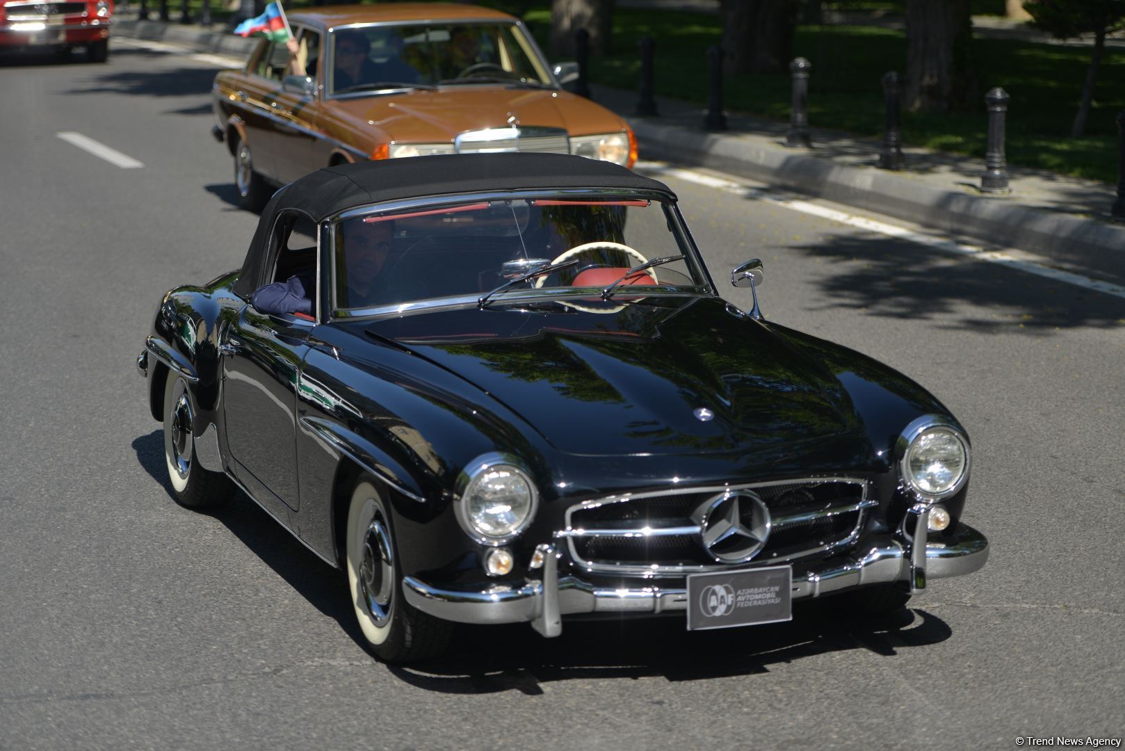 В Баку прошел грандиозный праздник классических автомобилей – автопробег, выставка, конкурсы, ретро-стиль участников (ФОТО/ВИДЕО)