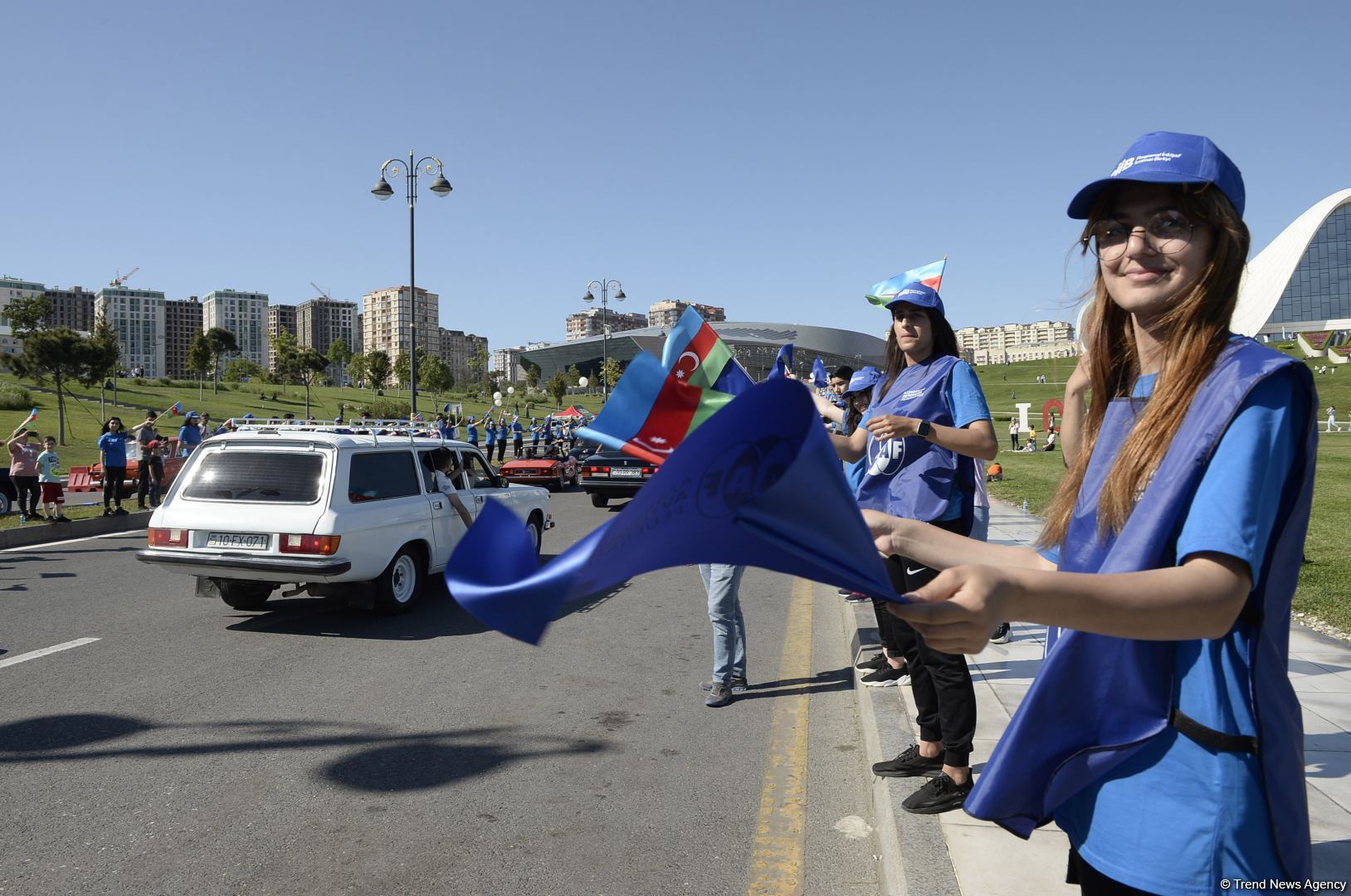 В Баку прошел грандиозный праздник классических автомобилей – автопробег, выставка, конкурсы, ретро-стиль участников (ФОТО/ВИДЕО)