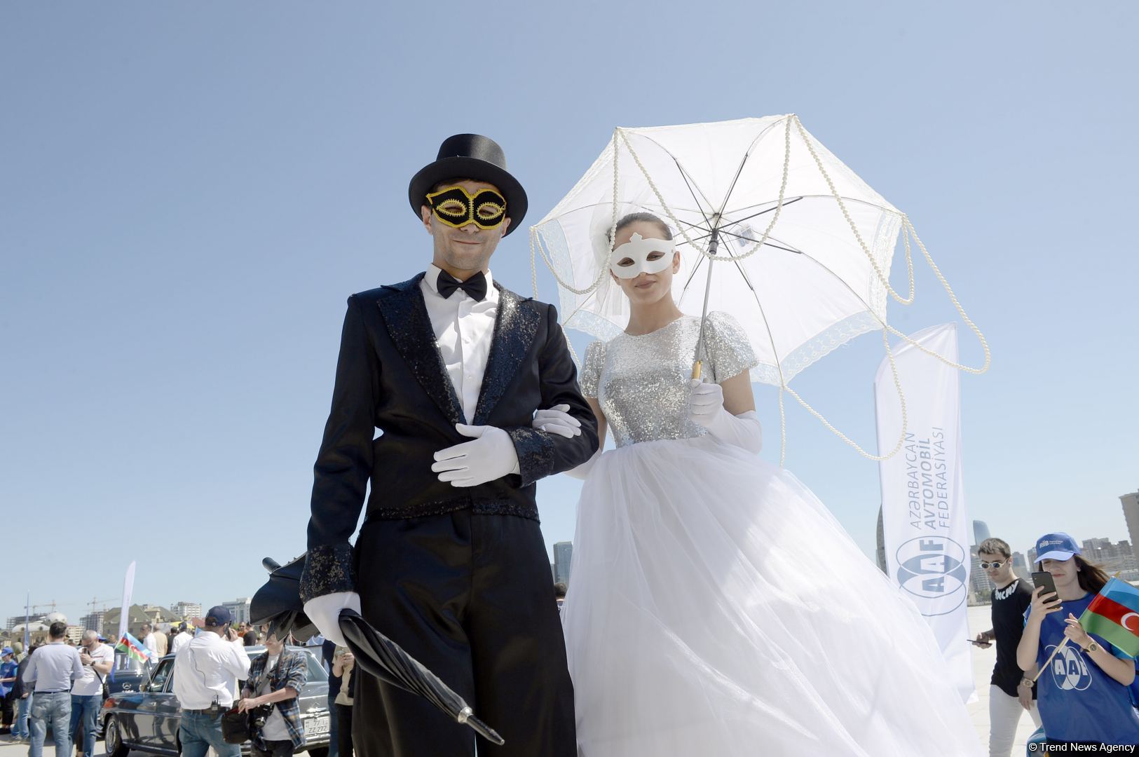 В Баку прошел грандиозный праздник классических автомобилей – автопробег, выставка, конкурсы, ретро-стиль участников (ФОТО/ВИДЕО)