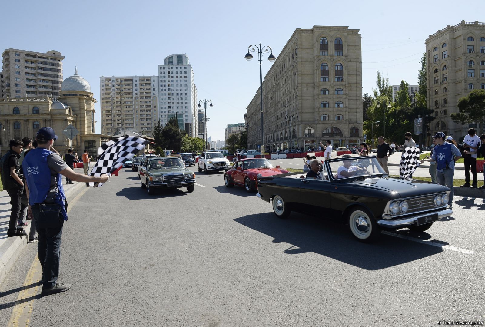 В Баку прошел грандиозный праздник классических автомобилей – автопробег, выставка, конкурсы, ретро-стиль участников (ФОТО/ВИДЕО)