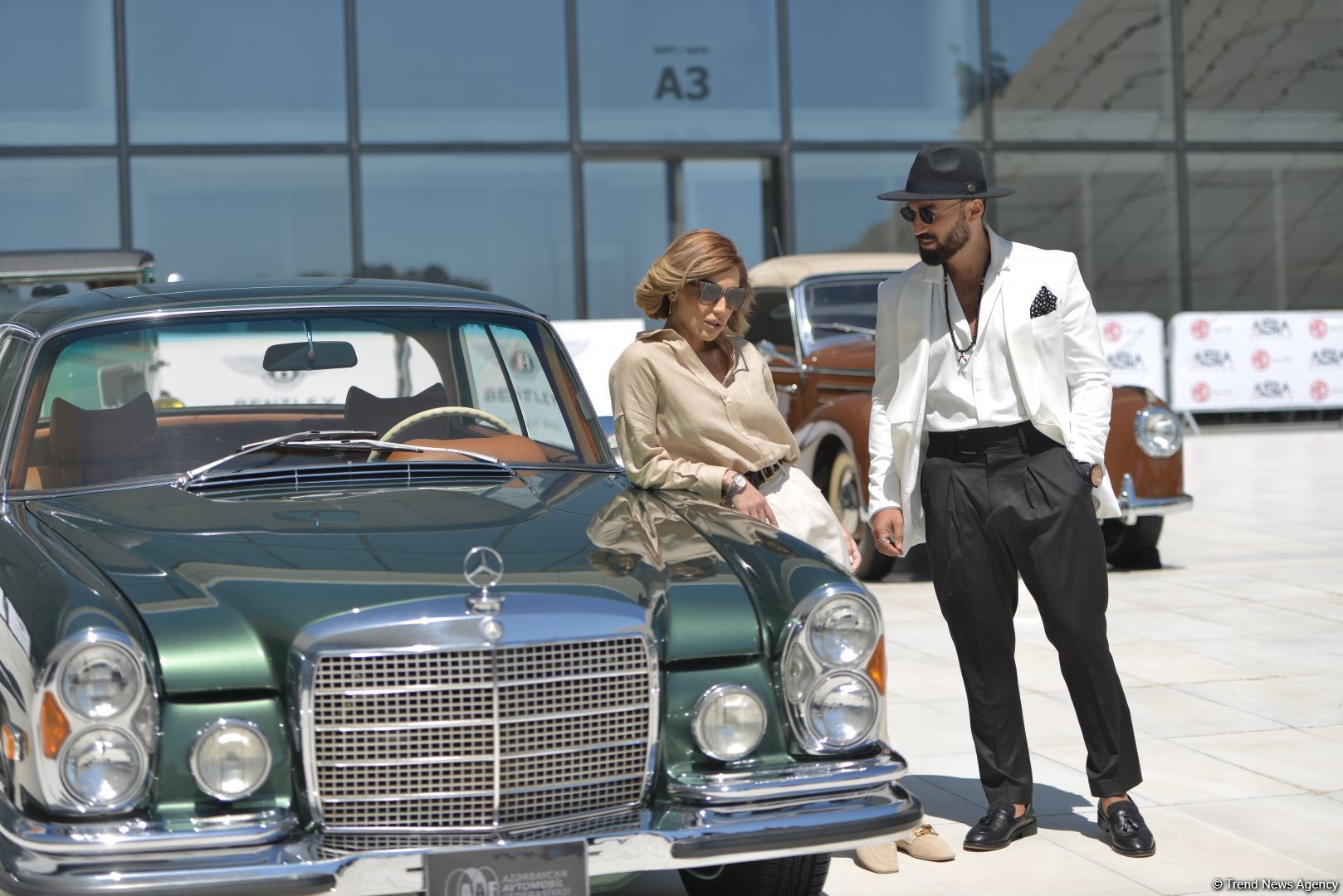 В Баку прошел грандиозный праздник классических автомобилей – автопробег, выставка, конкурсы, ретро-стиль участников (ФОТО/ВИДЕО)