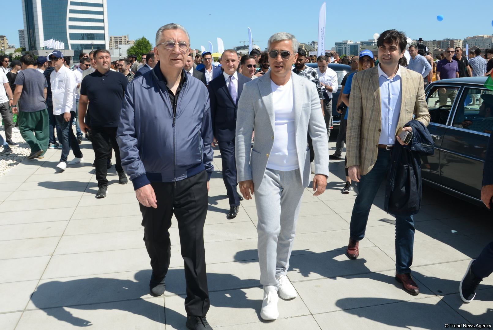 В Баку прошел грандиозный праздник классических автомобилей – автопробег, выставка, конкурсы, ретро-стиль участников (ФОТО/ВИДЕО)