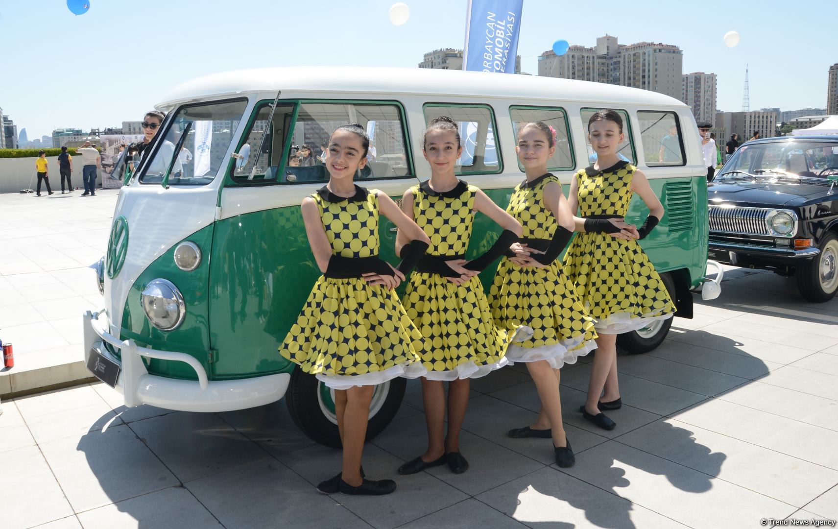 В Баку прошел грандиозный праздник классических автомобилей – автопробег, выставка, конкурсы, ретро-стиль участников (ФОТО/ВИДЕО)