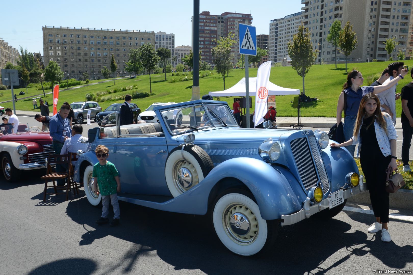 В Баку прошел грандиозный праздник классических автомобилей – автопробег, выставка, конкурсы, ретро-стиль участников (ФОТО/ВИДЕО)