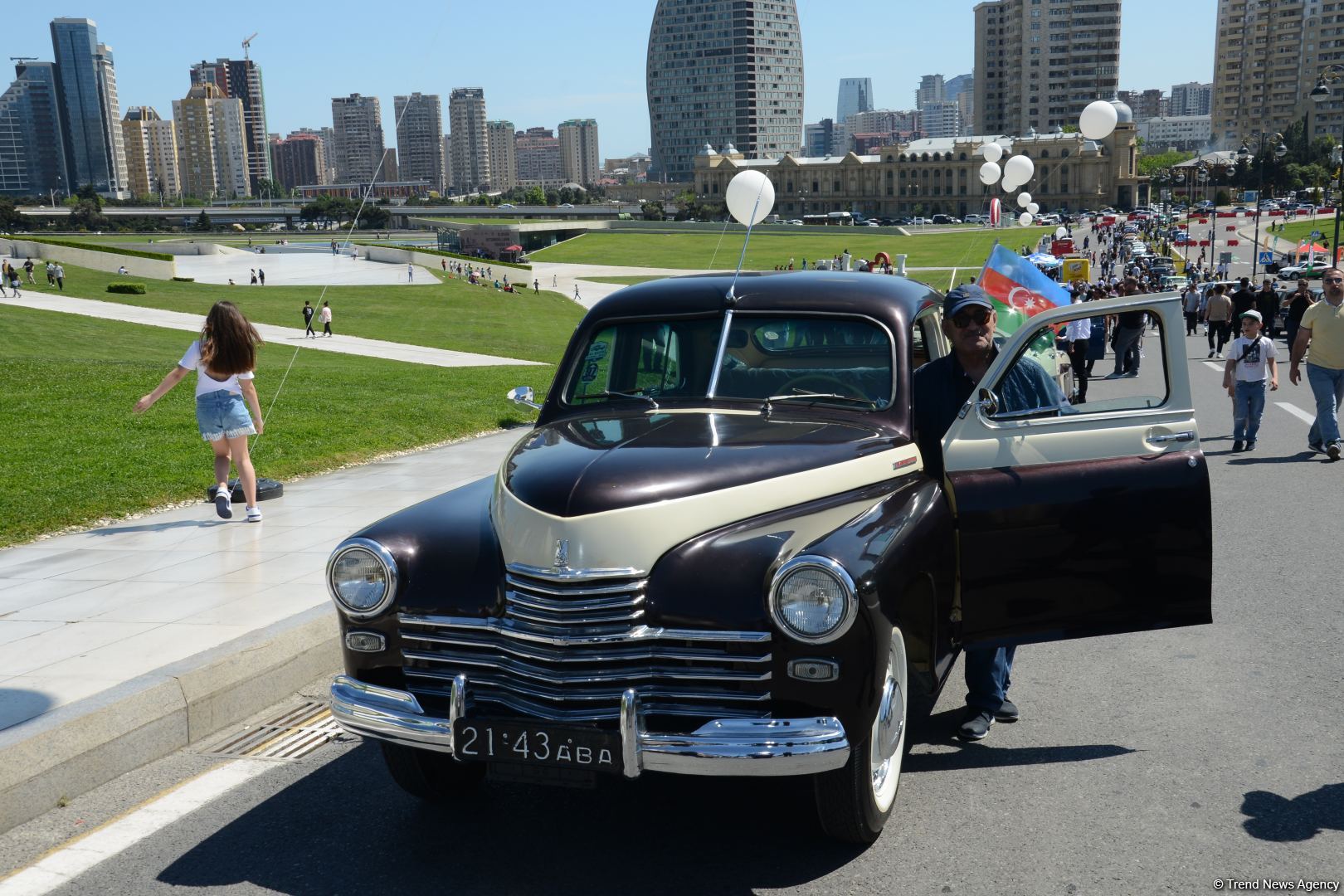 В Баку прошел грандиозный праздник классических автомобилей – автопробег, выставка, конкурсы, ретро-стиль участников (ФОТО/ВИДЕО)