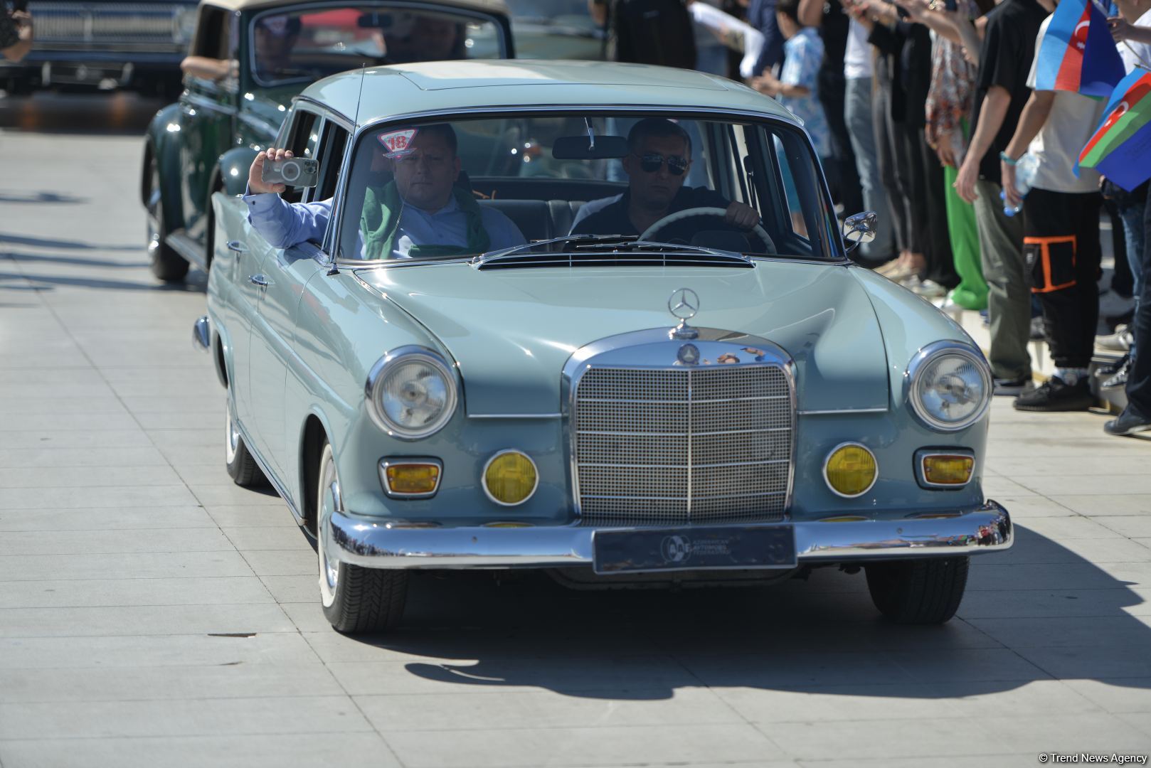 В Баку прошел грандиозный праздник классических автомобилей – автопробег, выставка, конкурсы, ретро-стиль участников (ФОТО/ВИДЕО)