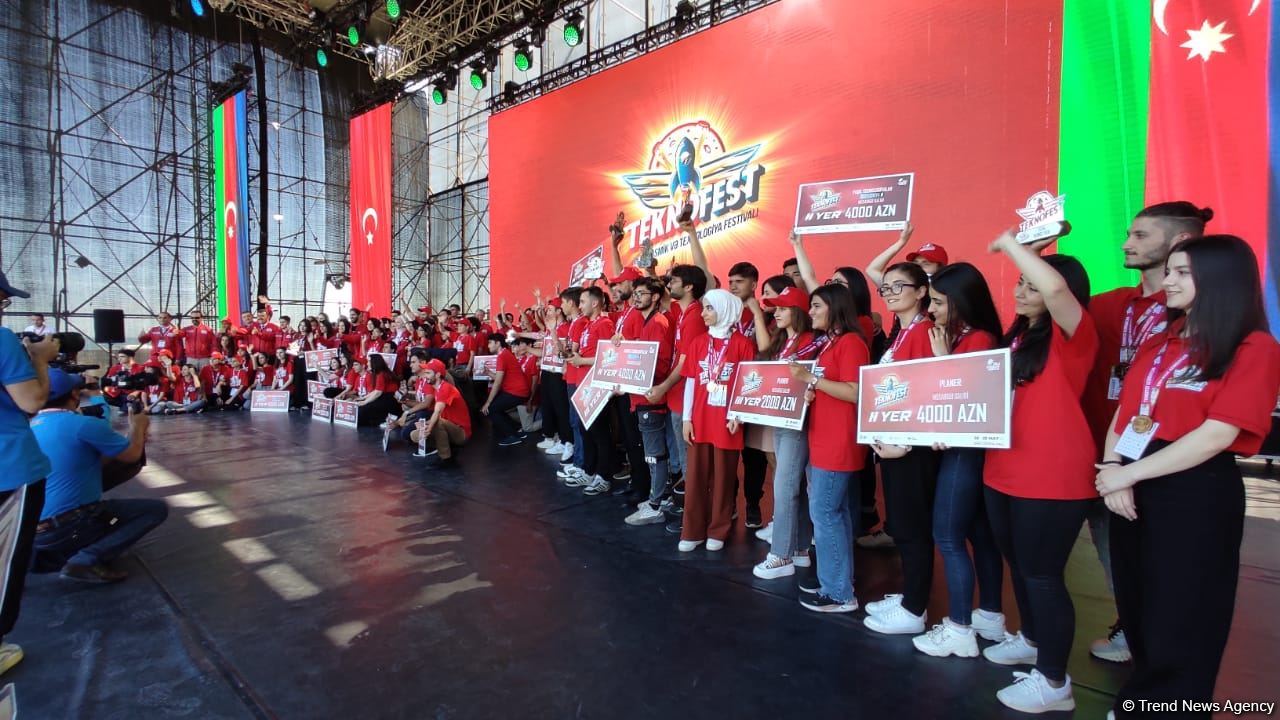 В Баку прошла церемония награждения участников и команд фестиваля TEKNOFEST (ФОТО)