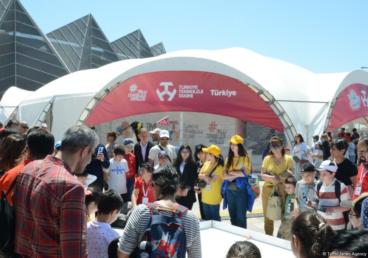 В Баку стартовал четвертый день фестиваля TEKNOFEST (ФОТО)