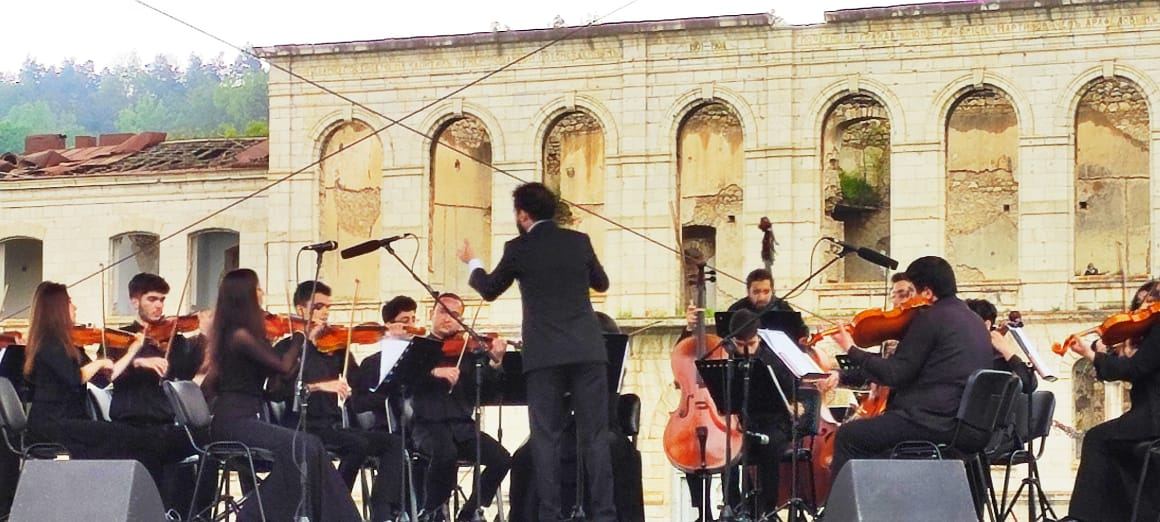 Для военнослужащих в Шуше организован грандиозный концерт в честь Дня независимости Азербайджана (ВИДЕО/ФОТО)