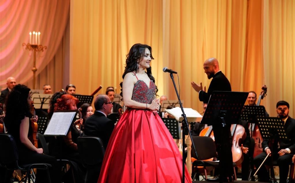 Она пленила красотой и тембром голоса… - юбилейный концерт Инары Бабаевой в Баку (ФОТО)