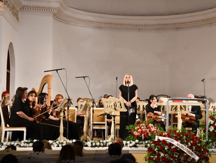 Необыкновенный мир таланта! В Баку торжественно отметили юбилей Фирангиз Ализаде (ФОТО)