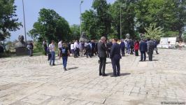 В Шуше для более 100 местных и иностранных представителей организован тур по городу (FOTO)