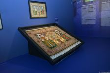 В Центре Гейдара Алиева состоялась торжественная презентация новой потрясающей коллекции ковров "Azərbaycan xalçası - ilmələrin rəqsi" (ФОТО)