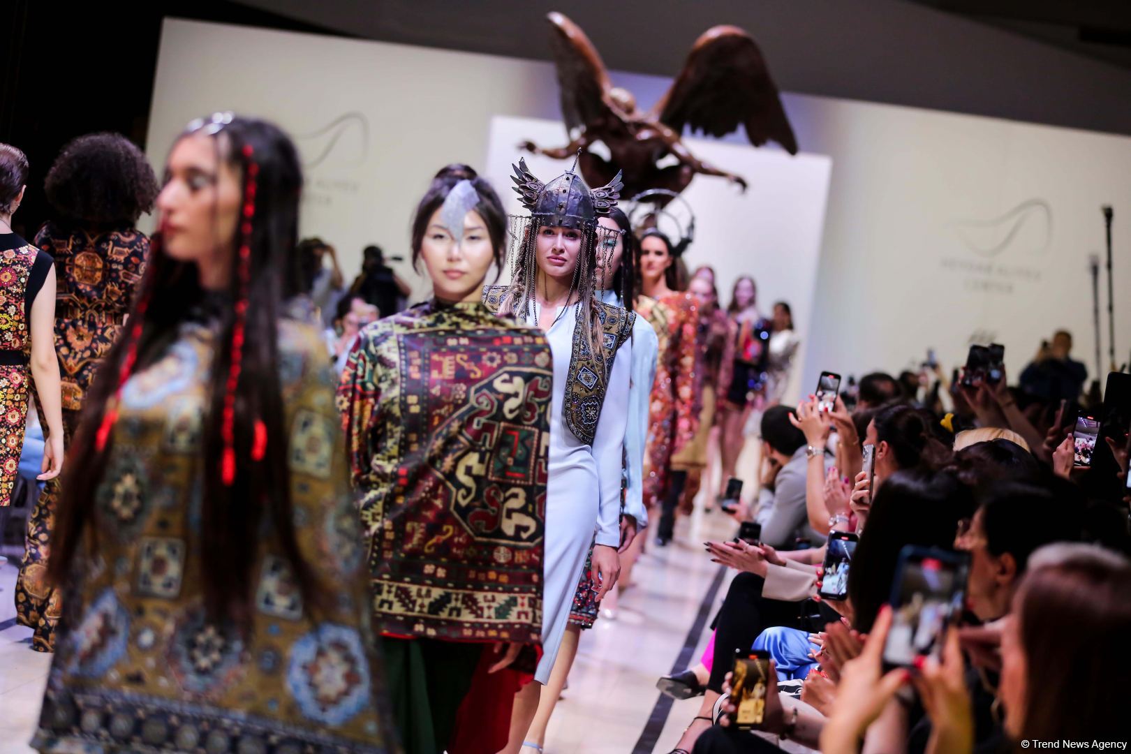 В Центре Гейдара Алиева состоялись презентация новых ковров и красочное дефиле "AFFFAIR in Carpets" (ФОТО/ВИДЕО)