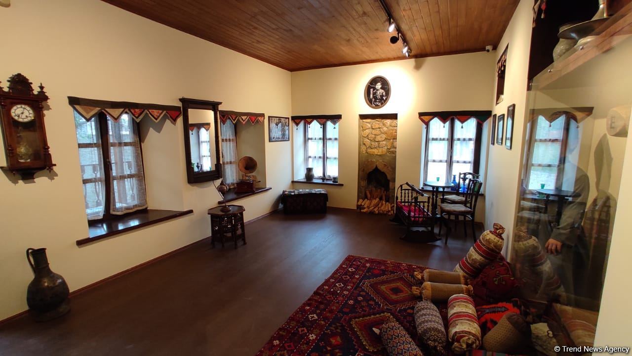 В Шуше для более 100 местных и иностранных представителей организован тур по городу (FOTO)