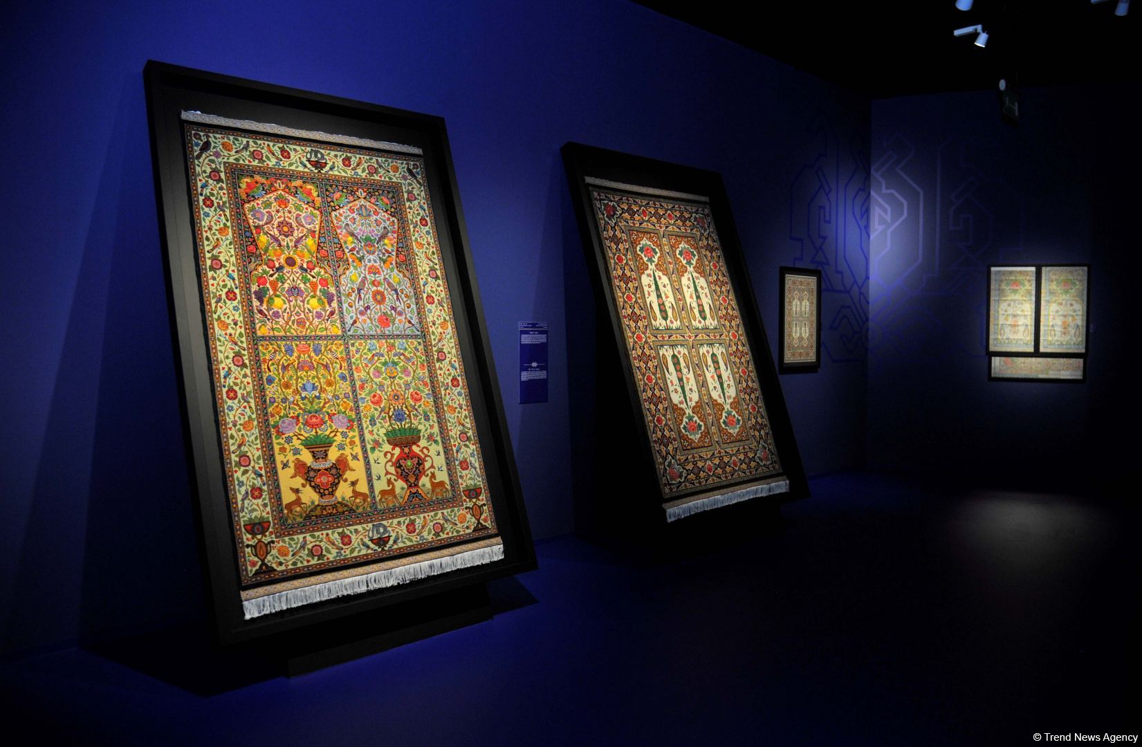 В Центре Гейдара Алиева состоялась торжественная презентация новой потрясающей коллекции ковров "Azərbaycan xalçası - ilmələrin rəqsi" (ФОТО)