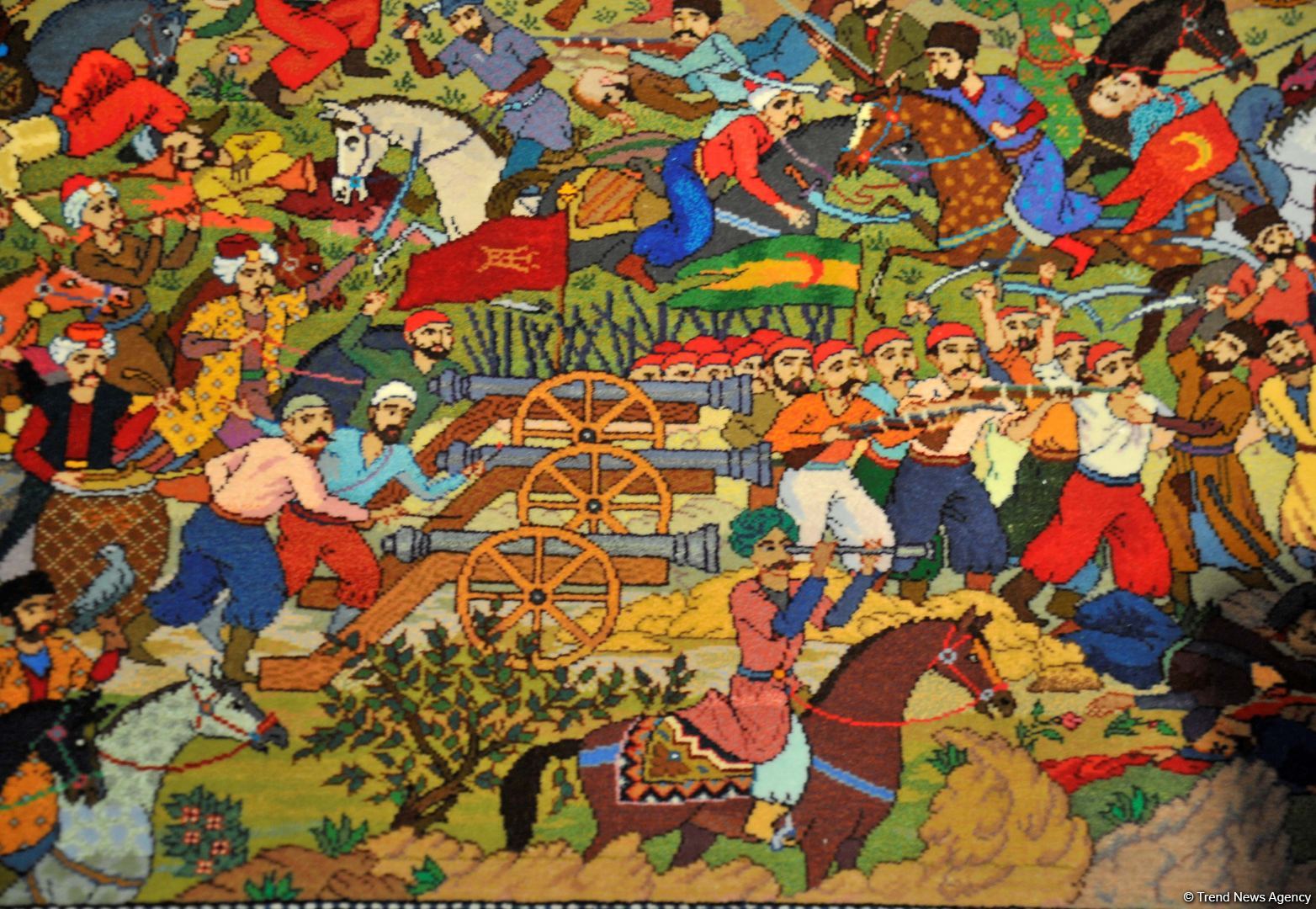 В Центре Гейдара Алиева состоялась торжественная презентация новой потрясающей коллекции ковров "Azərbaycan xalçası - ilmələrin rəqsi" (ФОТО)