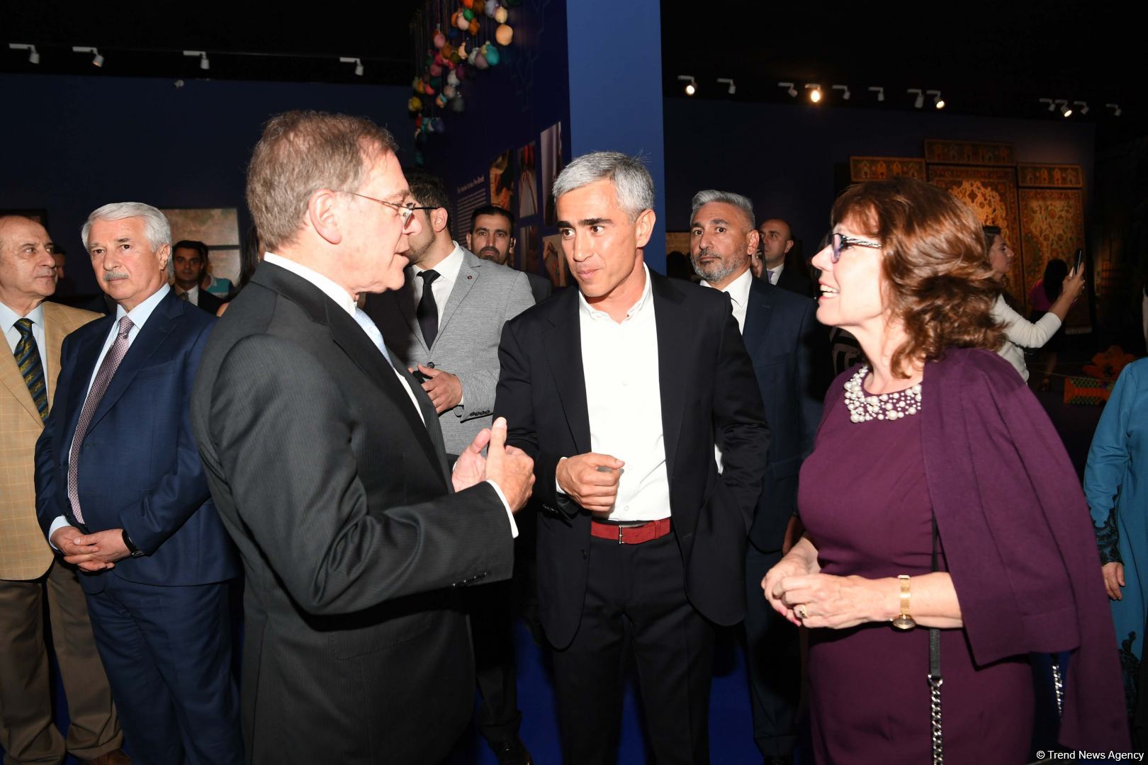 В Центре Гейдара Алиева состоялась торжественная презентация новой потрясающей коллекции ковров "Azərbaycan xalçası - ilmələrin rəqsi" (ФОТО)