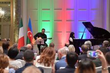 Итальянское рандеву азербайджанской семейной четы (ФОТО/ВИДЕО)