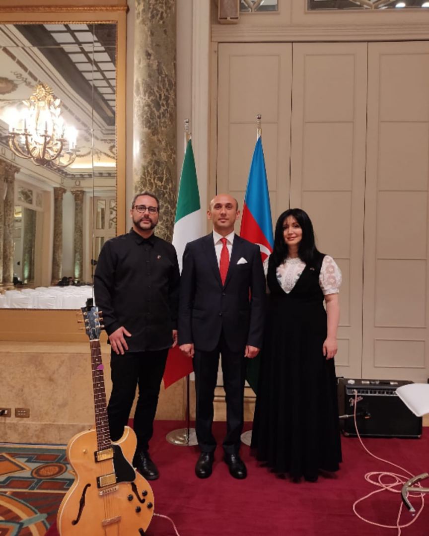 Итальянское рандеву азербайджанской семейной четы (ФОТО/ВИДЕО)