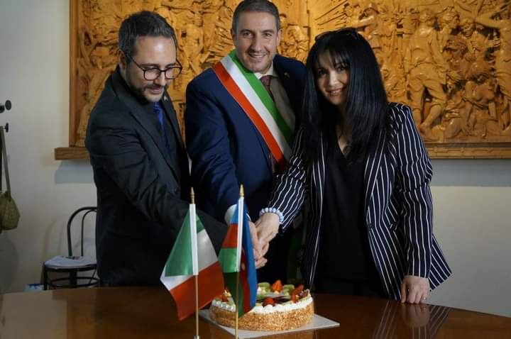 Итальянское рандеву азербайджанской семейной четы (ФОТО/ВИДЕО)